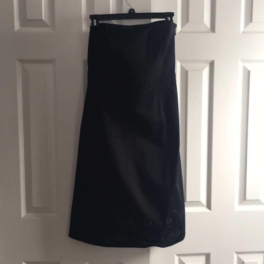 And Taylor strapless black dress